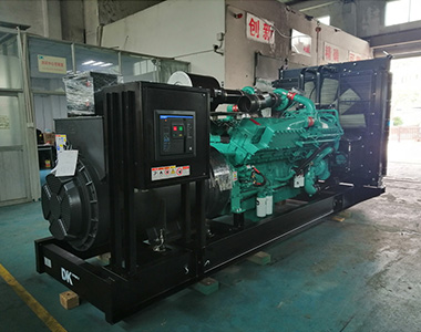 金沙滩1200KW/400V陆用发电机应用于某房地产项目